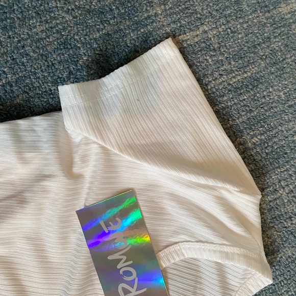 Romwe White Button Up Notch Crop Top - Picture 5 of 6